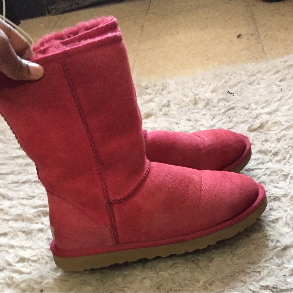 Pink uggs